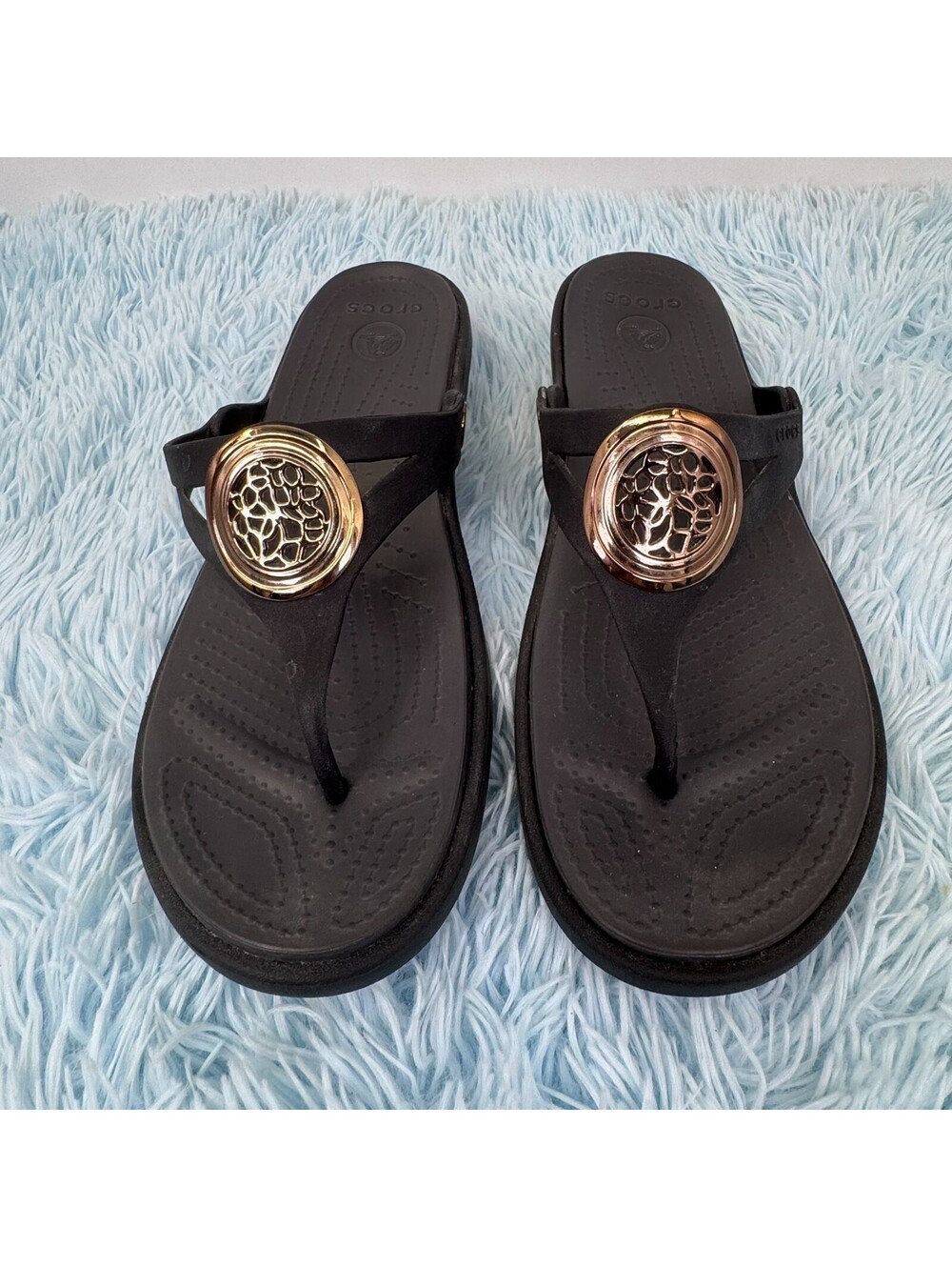Crocs Sanrah Ringed Bronze Circle Thong Black Wedge Sandals Women's Size 10